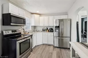 575 Flora Ave, Akron, OH 44314 - Photo 10