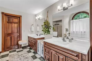 8851 Spring Valley Dr, Grandview Heights, OH 44147 - Photo 28