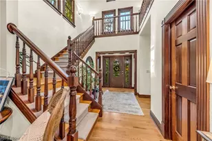 8851 Spring Valley Dr, Grandview Heights, OH 44147 - Photo 4