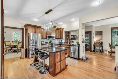 8851 Spring Valley Drive, Grandview Heights, OH 44147 - Photo 10