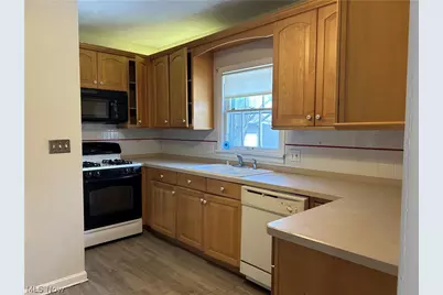 906 Keystone Drive, Cleveland Heights, OH 44121 - Photo 6