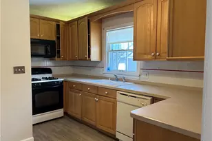 906 Keystone Dr, Cleveland Heights, OH 44121 - Photo 6