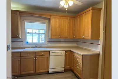 906 Keystone Drive, Cleveland Heights, OH 44121 - Photo 4