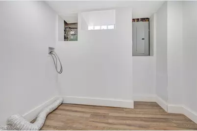 1040 Thorndale Drive, Akron, OH 44320 - Photo 34