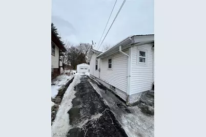 25 S Osborn Avenue, Youngstown, OH 44509 - Photo 2