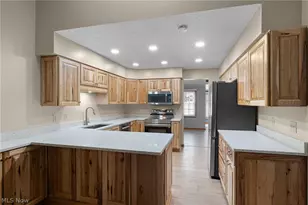 6667 Hidden Lake Trail, Brecksville, OH 44141 - Photo 8