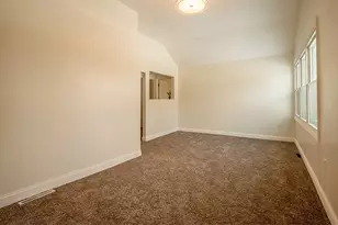 202 Cleveland Ave E, Warren, OH 44483 - Photo 10