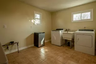 202 Cleveland Ave E, Warren, OH 44483 - Photo 24