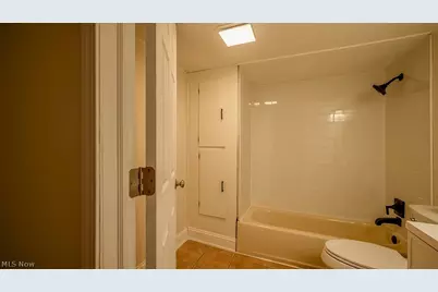 202 Cleveland Avenue E, Warren, OH 44483 - Photo 16