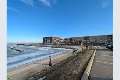 401 W Shoreline Drive #204, Sandusky, OH 44870 - Photo 8