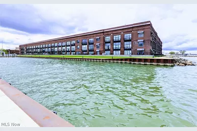 401 W Shoreline Drive #204, Sandusky, OH 44870 - Photo 2