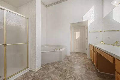 20067 Killians Grove, Strongsville, OH 44149 - Photo 18