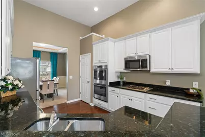 10453 Dogwood Drive, Aurora, OH 44202 - Photo 4