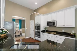 10453 Dogwood Dr, Aurora, OH 44202 - Photo 4