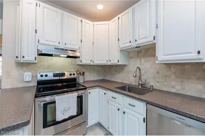 3079 Scarborough Road, Loveland, OH 44118 - Photo 20