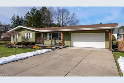 8075 Crestwood Drive, Garrettsville, OH 44231 - Photo 2