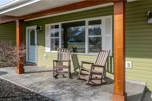 8075 Crestwood Dr, Garrettsville, OH 44231 - Photo 4