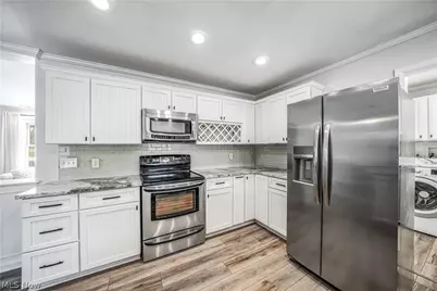 8075 Crestwood Drive, Garrettsville, OH 44231 - Photo 22