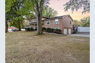 4277 Skycrest Drive NW, Canton, OH 44718 - Photo 4