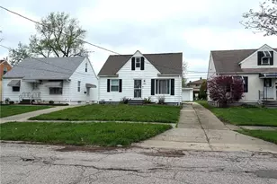 15521 Corkhill Rd, Maple Heights, OH 44137 - Photo 2