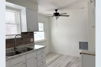 15521 Corkhill Road, Maple Heights, OH 44137 - Photo 2