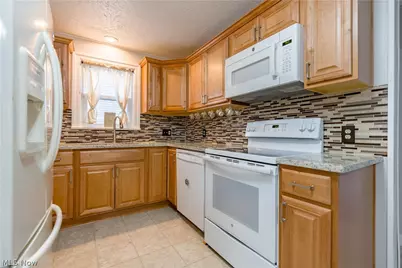 228 Hawk Avenue, Akron, OH 44312 - Photo 8