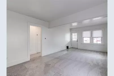 577 Essex Street, Akron, OH 44306 - Photo 6