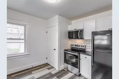 577 Essex Street, Akron, OH 44306 - Photo 4