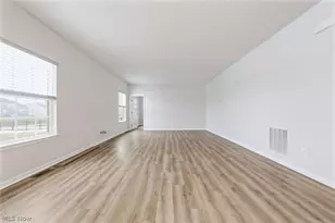 9397 Winfield Ln, North Ridgeville, OH 44039 - Photo 18