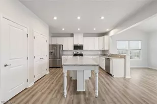 9397 Winfield Ln, North Ridgeville, OH 44039 - Photo 10