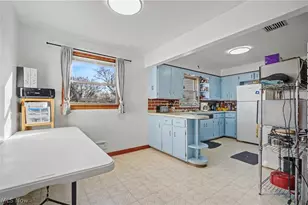 97 Rosary Dr, Campbell, OH 44405 - Photo 4