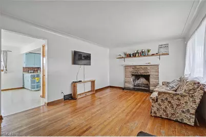 97 Rosary Drive, Campbell, OH 44405 - Photo 8