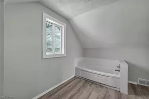 1084 Shannon Ave, Barberton, OH 44203 - Photo 36