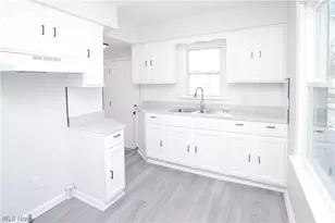 1291 Roslyn Ave, Akron, OH 44320 - Photo 6