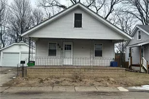 828 Grandview Ave, Coshocton, OH 43812 - Photo 1