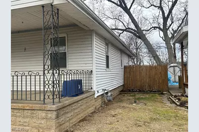 828 Grandview Avenue, Coshocton, OH 43812 - Photo 2