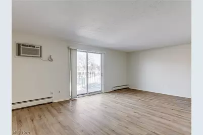 5382 Lee Road #204, Maple Heights, OH 44137 - Photo 6