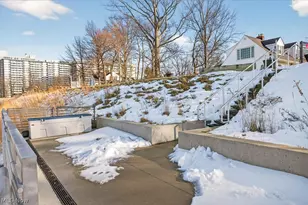 71 Lake Edge Dr, Euclid, OH 44123 - Photo 2