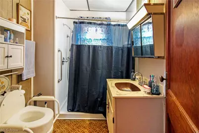 5860 Woodman Avenue, Ashtabula, OH 44004 - Photo 6