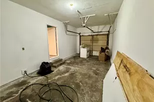 359 W Chalmers Ave, Youngstown, OH 44511 - Photo 16