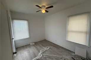 829 Helmsdale Rd, Cleveland Heights, OH 44112 - Photo 4