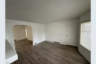 829 Helmsdale Road, Cleveland Heights, OH 44112 - Photo 8