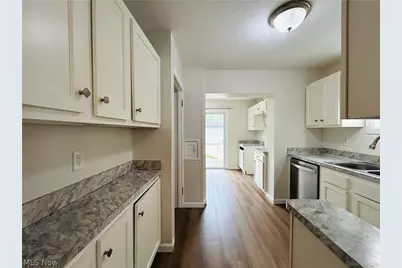 16008 Scottsdale Boulevard, Huber Heights, OH 44120 - Photo 12