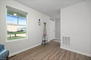 5993 Montauk Pt, Vermilion, OH 44089 - Photo 6