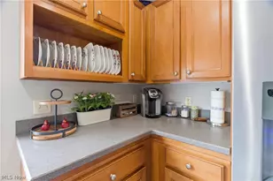 323 Arizona Ave, Lorain, OH 44052 - Photo 8