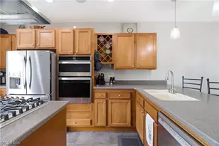 323 Arizona Ave, Lorain, OH 44052 - Photo 6