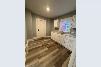 1332 Highbrook Street, Akron, OH 44301 - Photo 2