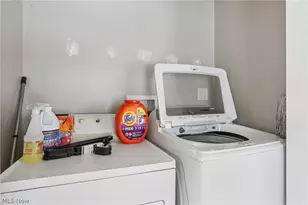 104 S Cedar St, Geneva, OH 44041 - Photo 14