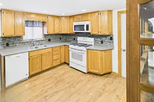 56 N Meadowlark Dr, Williamstown, WV 26187 - Photo 6