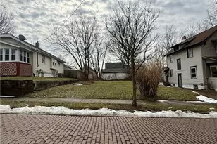 26 Brighton Dr, Akron, OH 44301 - Photo 1